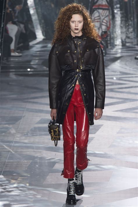 incisione iniziali louis vuitton 2016|Louis Vuitton Fall 2016 Ready.